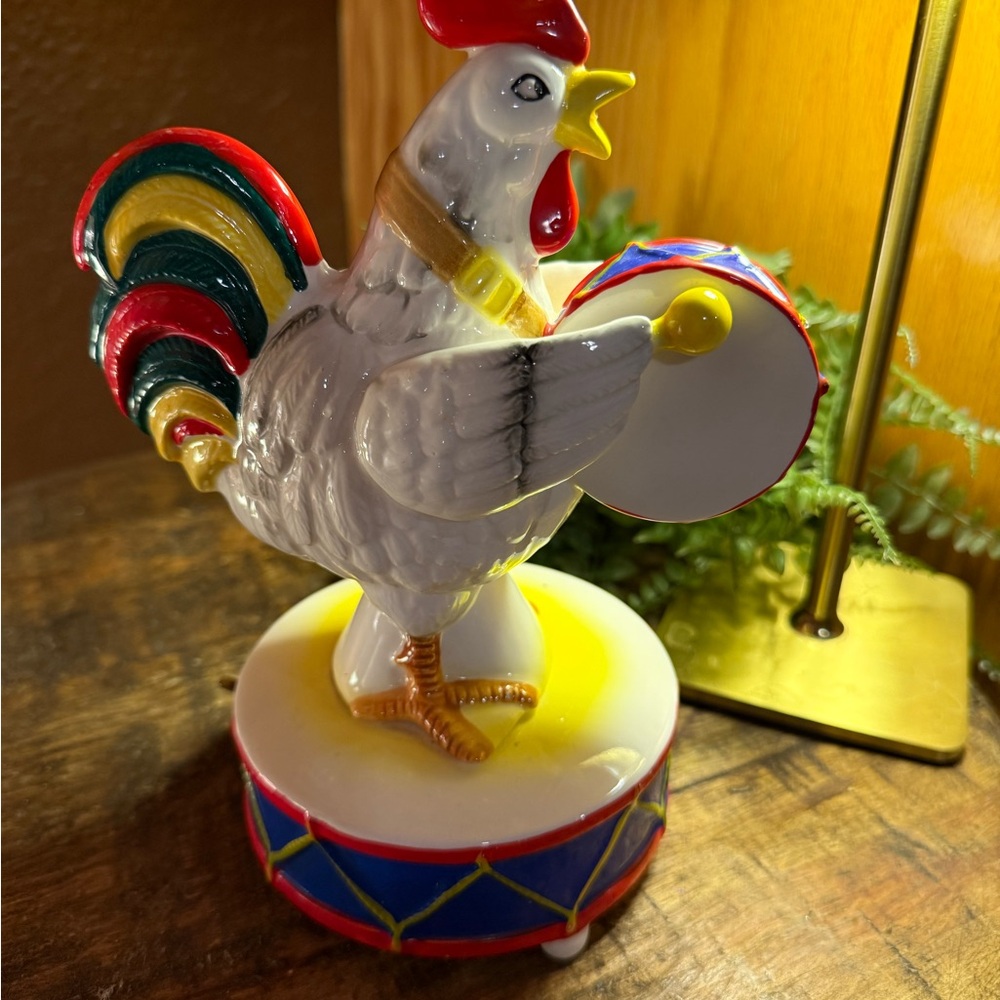 Vintage 1979 Berman & Anderson Japan Cockerel Chicken Drum Music Box. - Picture 2 of 5